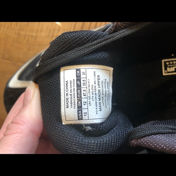 Men’s Under Armour Spikes - Picture 6 of 7